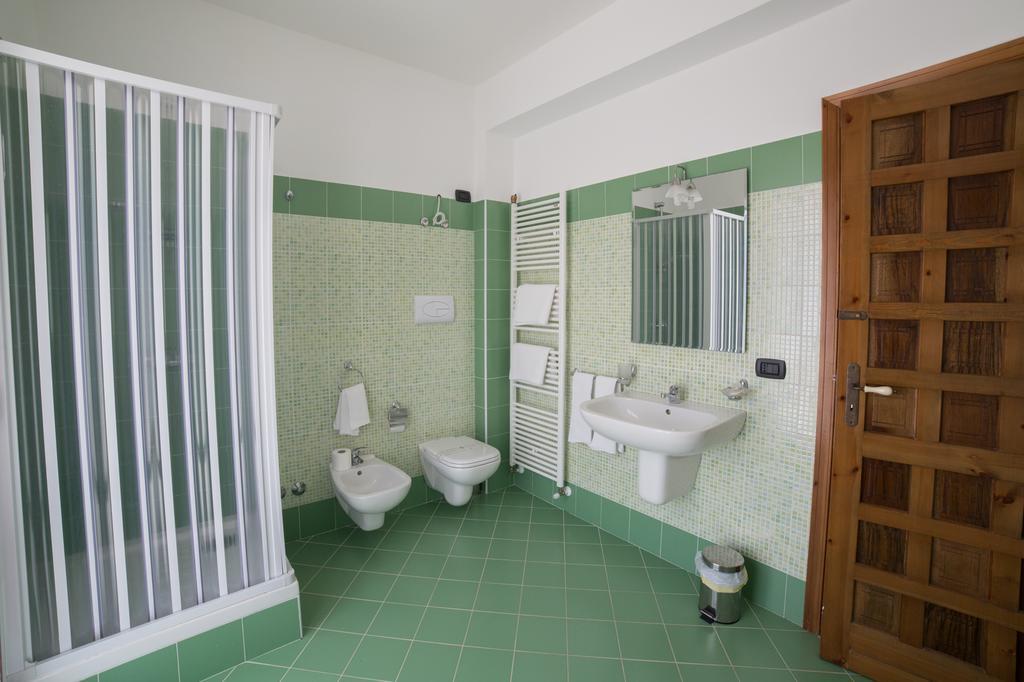 B&B Diamante Nissoria ภายนอก รูปภาพ